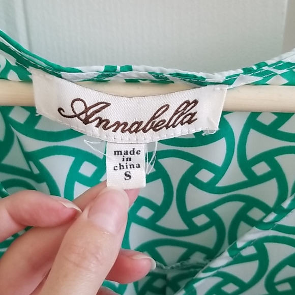 Green top - Picture 3 of 4